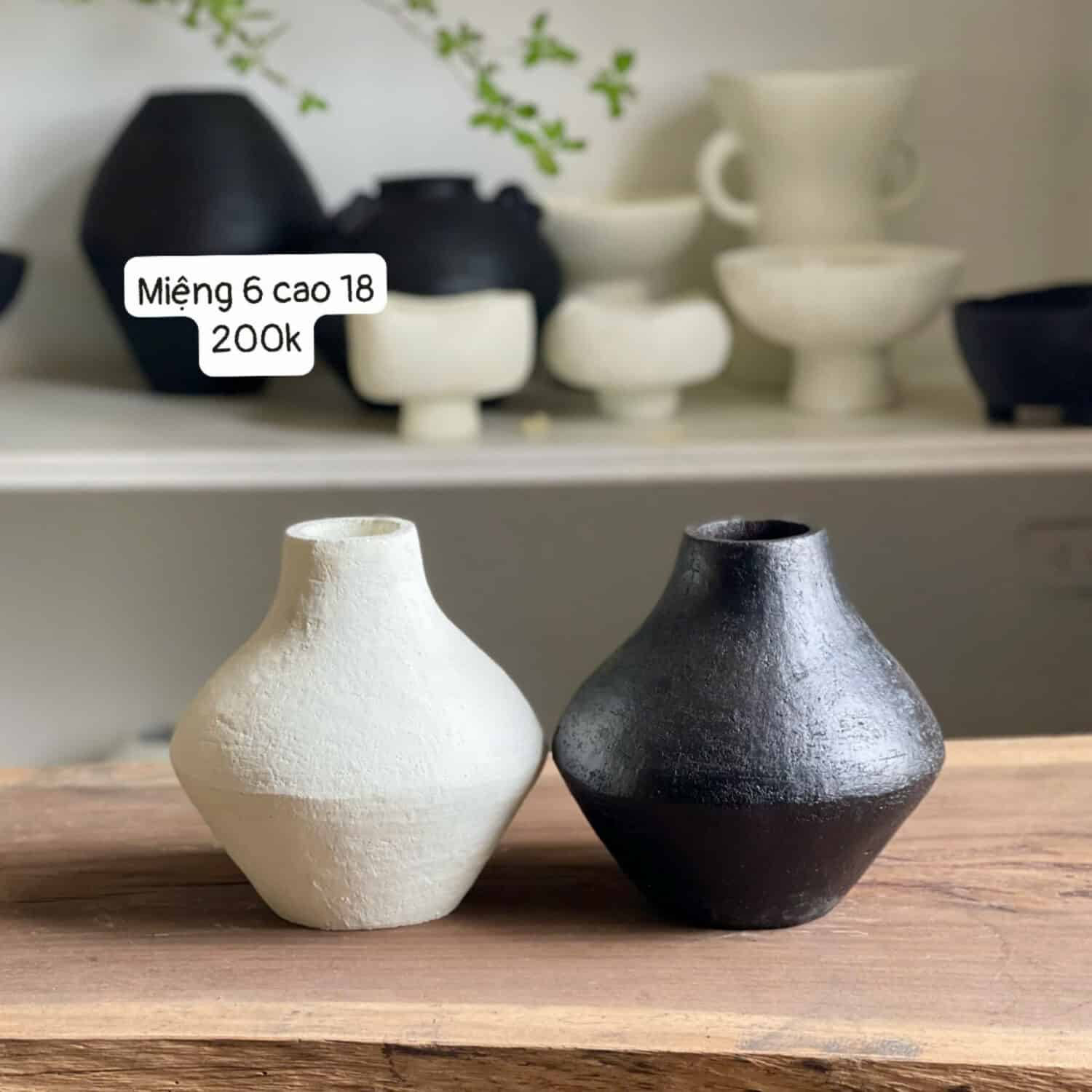 Gốm Chăm  - Bình trám nhỏ đen trắng M6C18