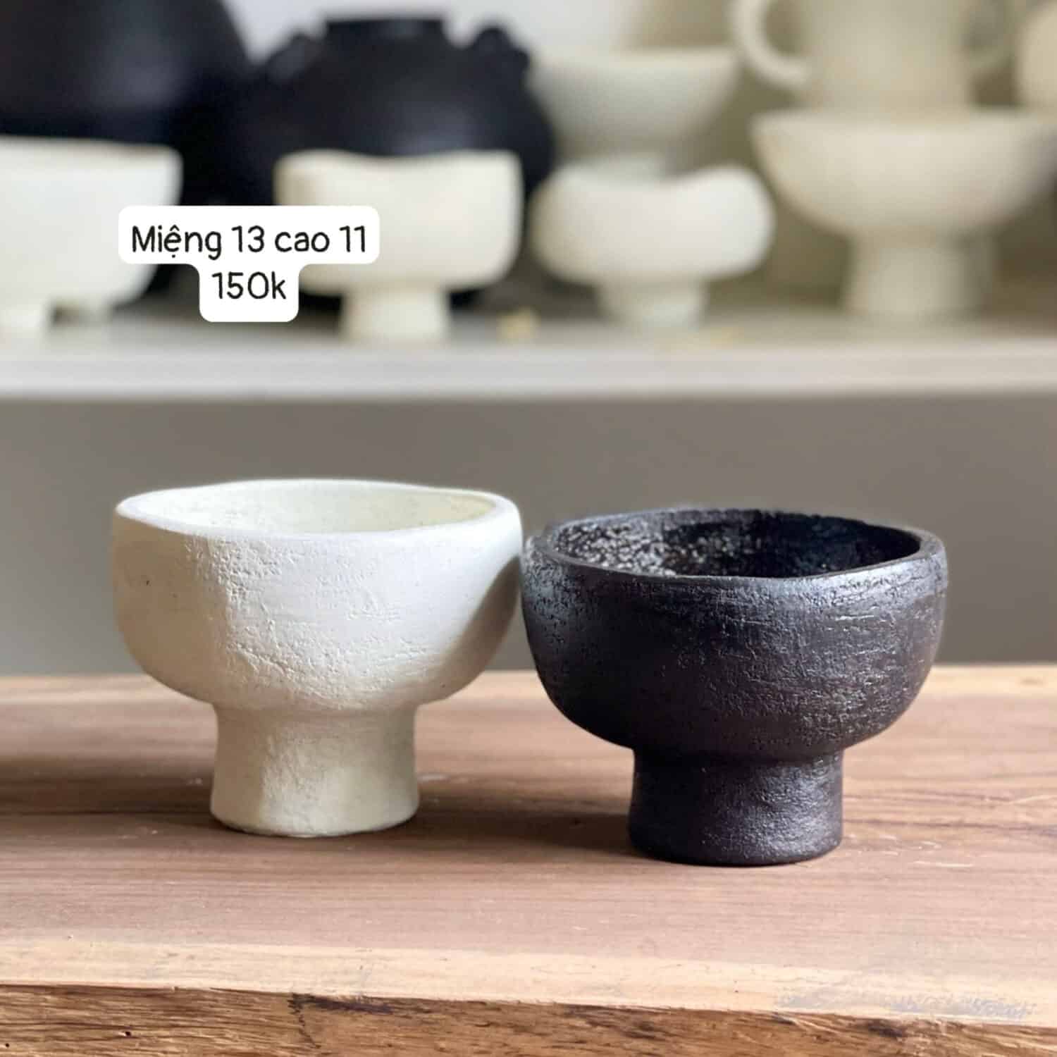 Gốm Chăm - Ang loe có chân nhỏ M13C11
